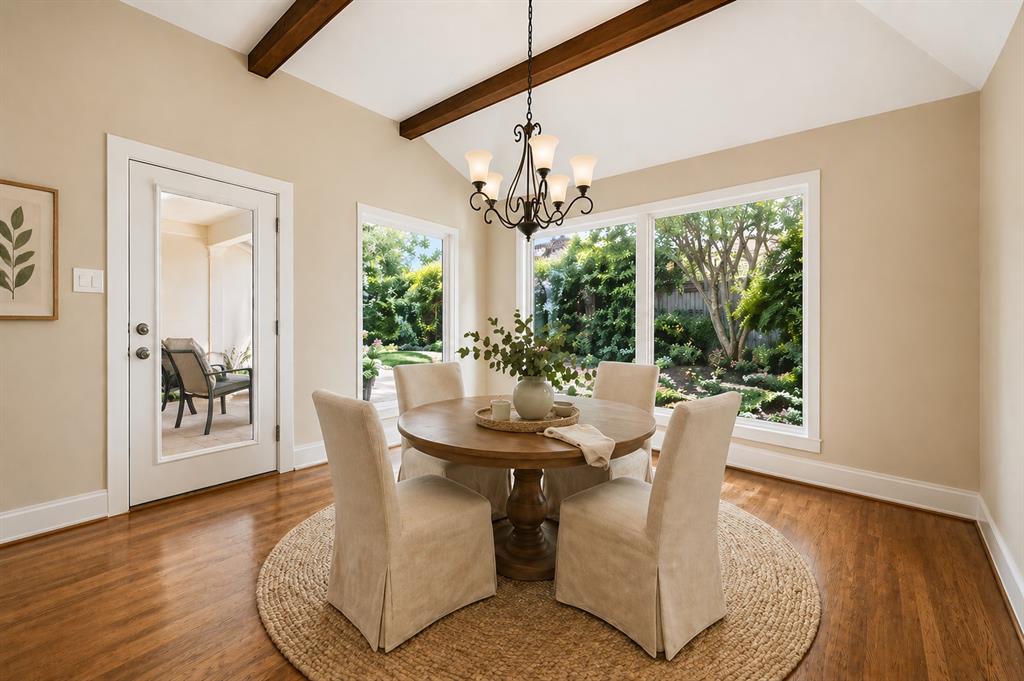 15 Center Court Property Photo 5