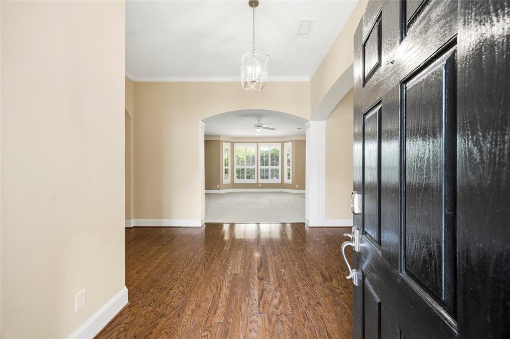 15 Center Court Property Photo 10