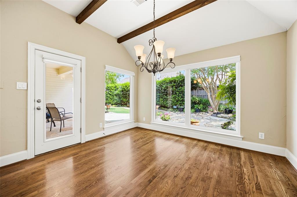 15 Center Court Property Photo 16