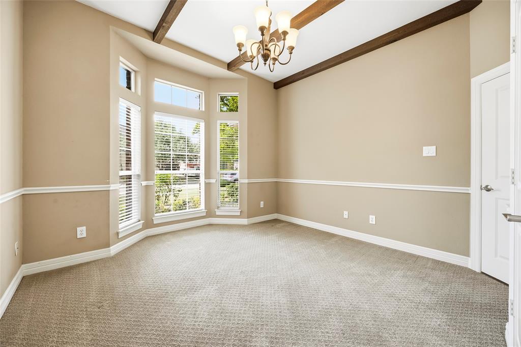15 Center Court Property Photo 25
