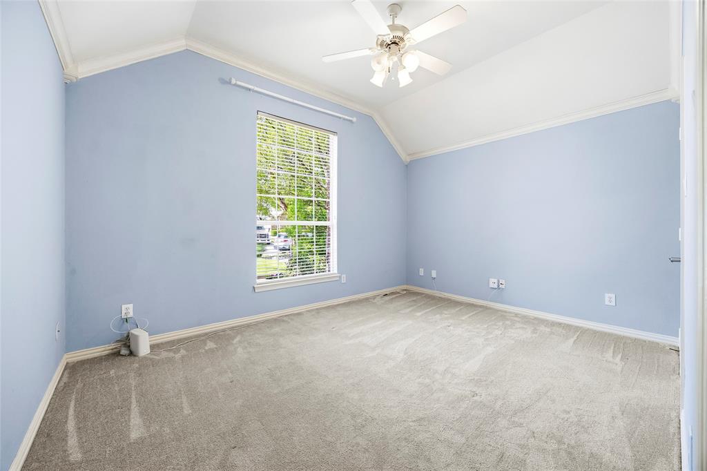 15 Center Court Property Photo 27