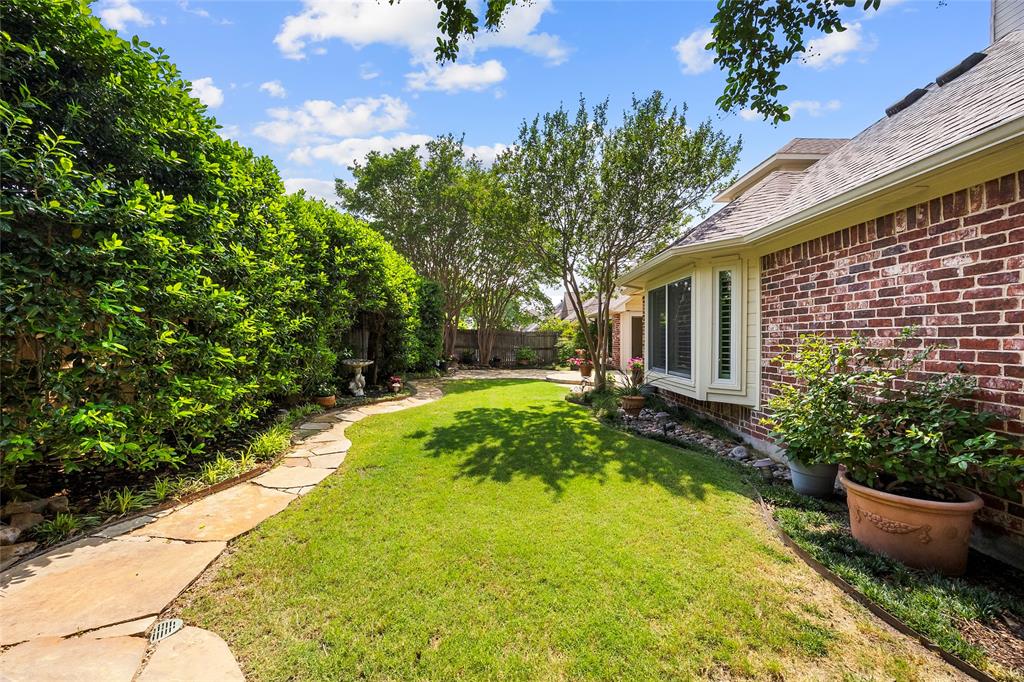 15 Center Court Property Photo 34