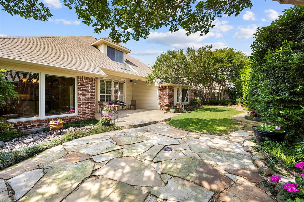 15 Center Court Property Photo 35