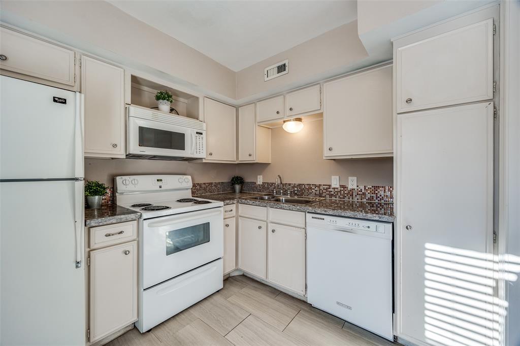 10532 Stone Canyon Road 209 Property Photo 6