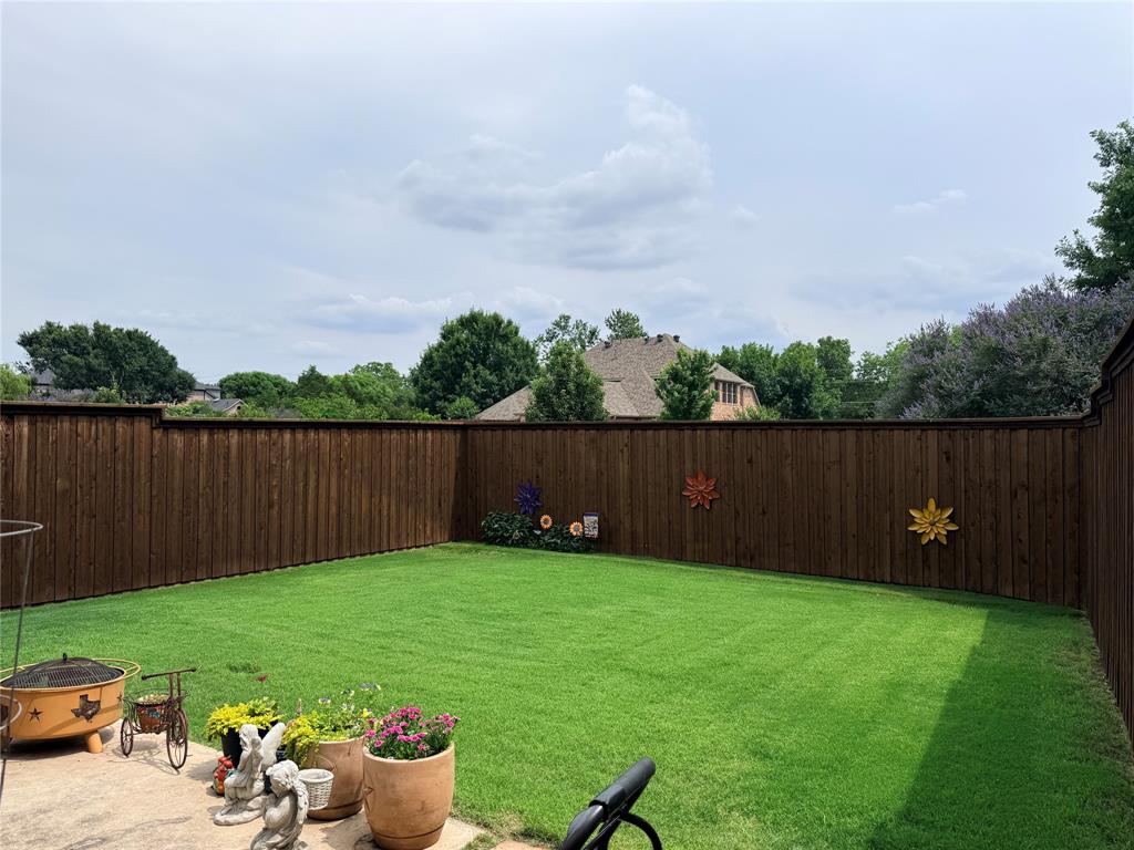 7931 Greenvalley Lane Property Photo 18