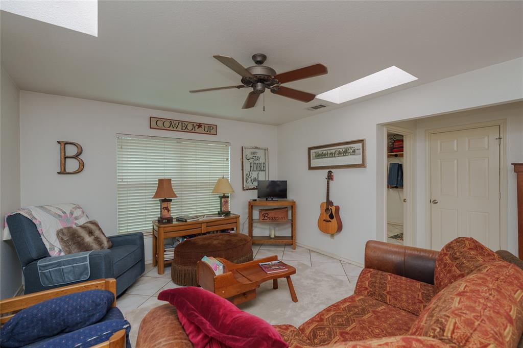 920 Brush Creek Road Property Photo 9