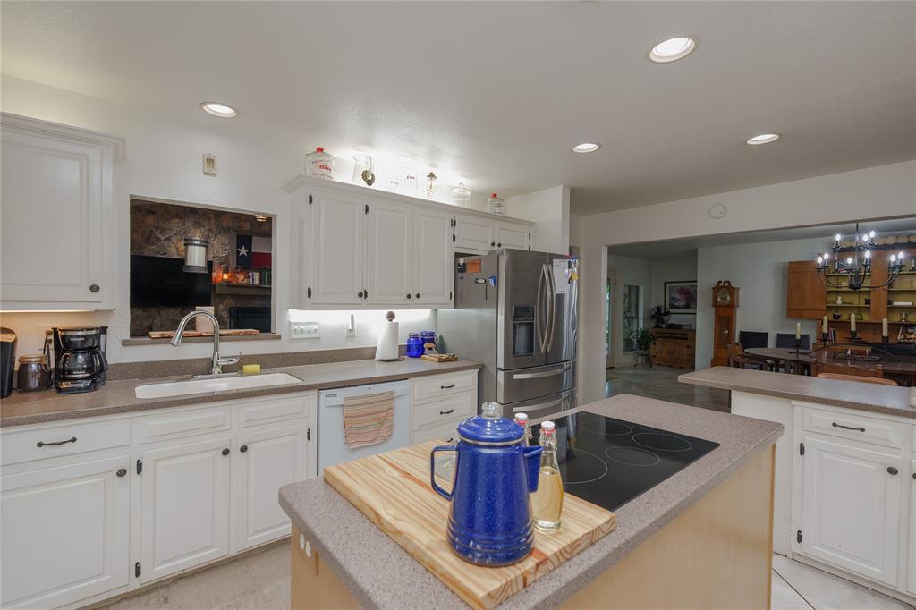 920 Brush Creek Road Property Photo 12
