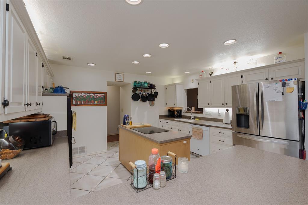 920 Brush Creek Road Property Photo 13