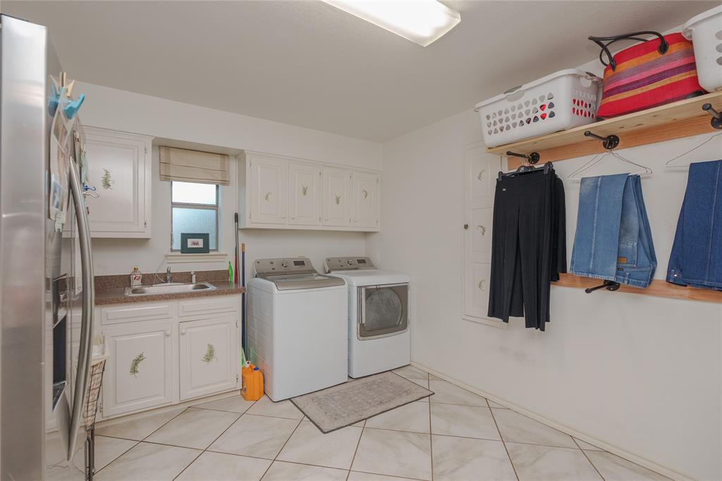920 Brush Creek Road Property Photo 14
