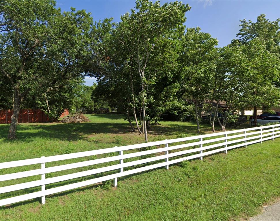 939 & 933 Applegate Drive