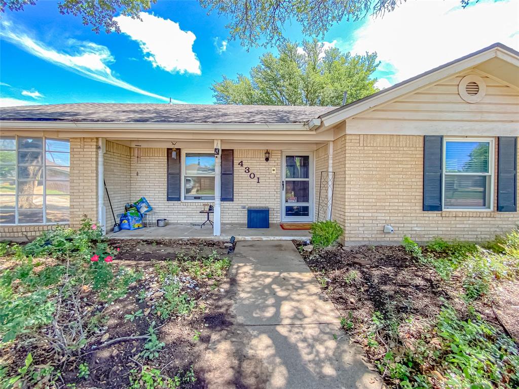 4301 Caprock Road Property Photo 3