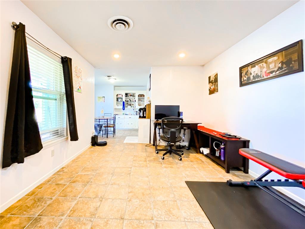 4301 Caprock Road Property Photo 12
