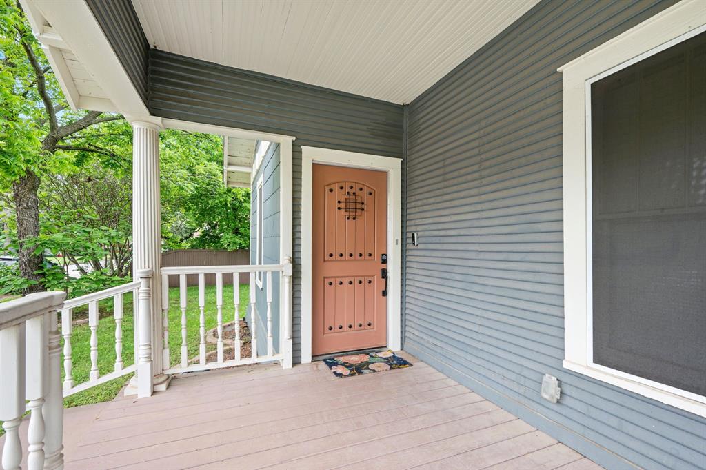 800 N Clements Street Property Photo 6