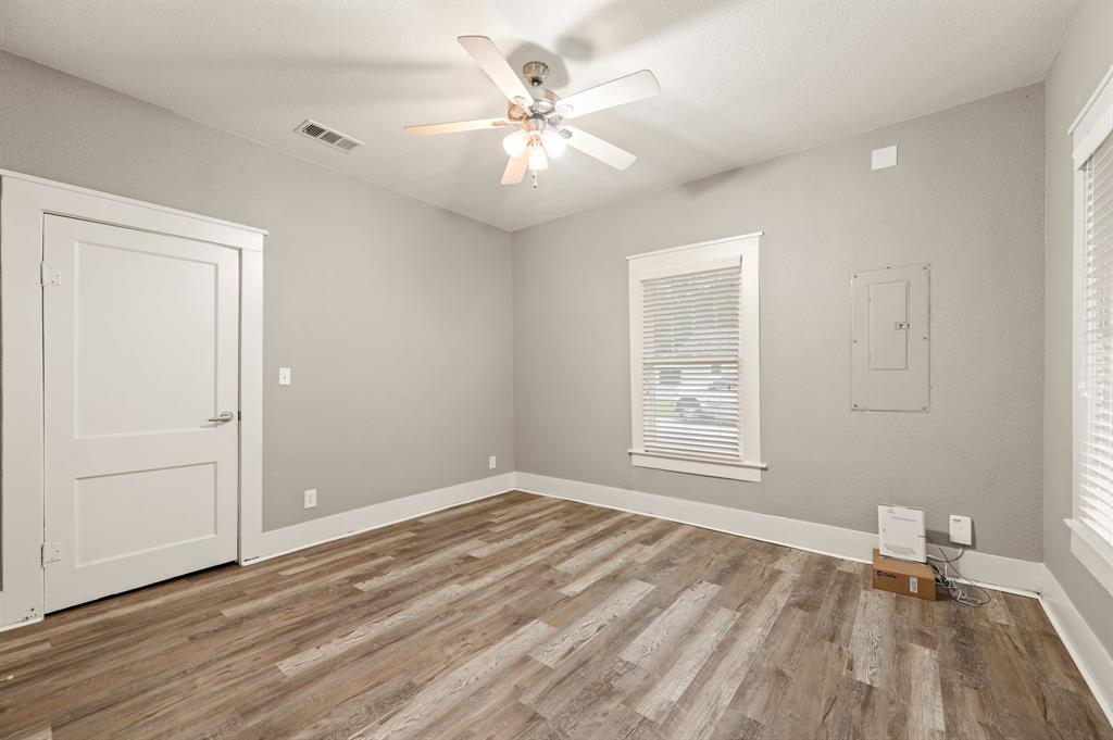 800 N Clements Street Property Photo 20