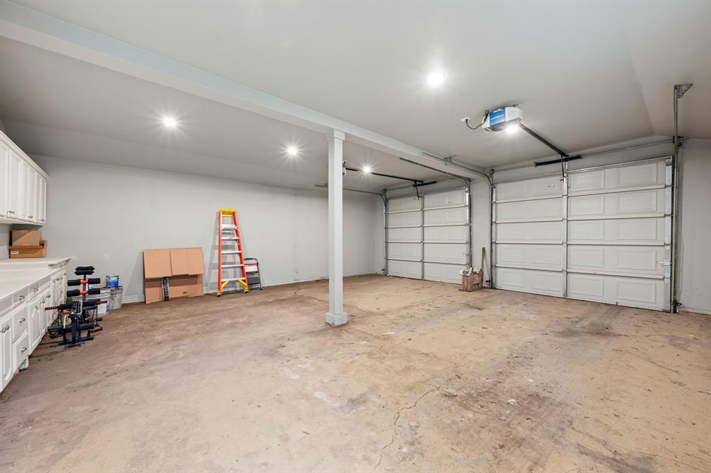 800 N Clements Street Property Photo 21