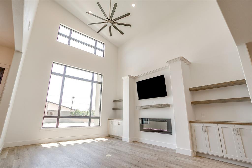 2601 Easy Street Property Photo 5