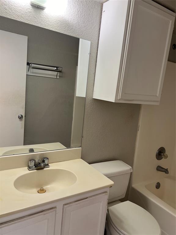 701 W Sycamore Street 305 Property Photo 7