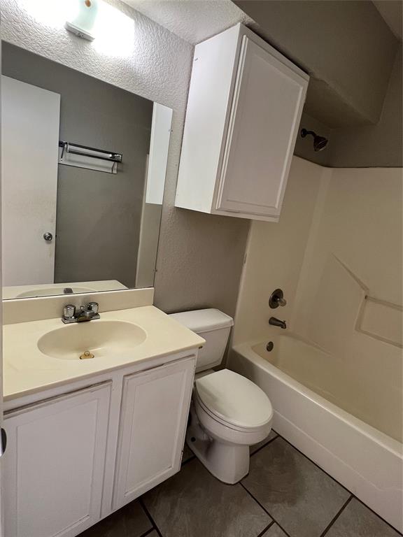 701 W Sycamore Street 305 Property Photo 8