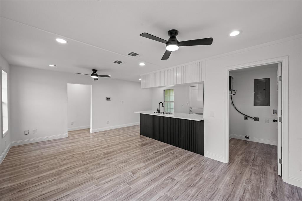 5225 Urbanview Street Property Photo 4