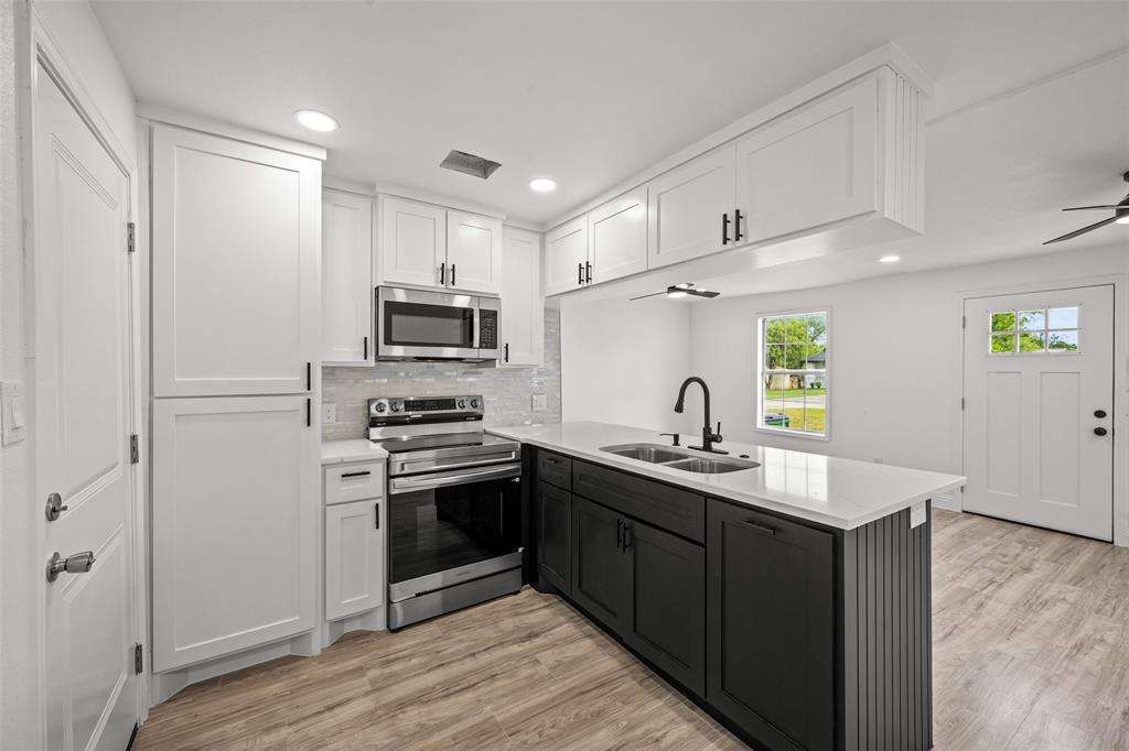 5225 Urbanview Street Property Photo 10