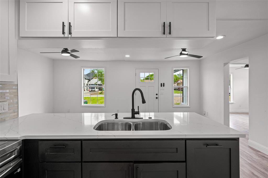 5225 Urbanview Street Property Photo 11