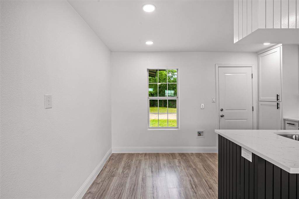 5225 Urbanview Street Property Photo 12