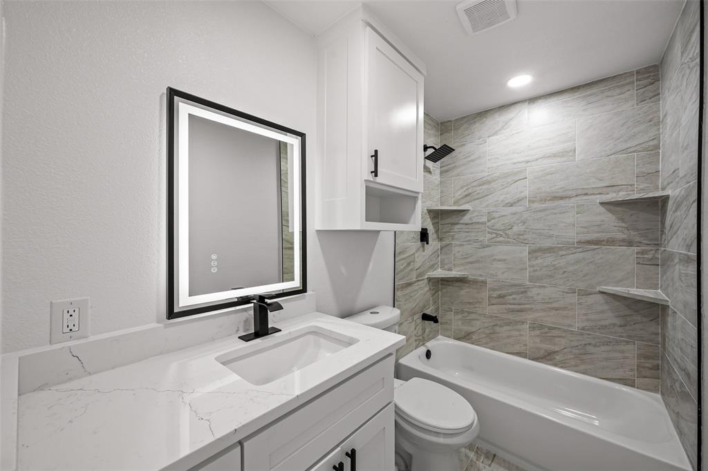 5225 Urbanview Street Property Photo 15