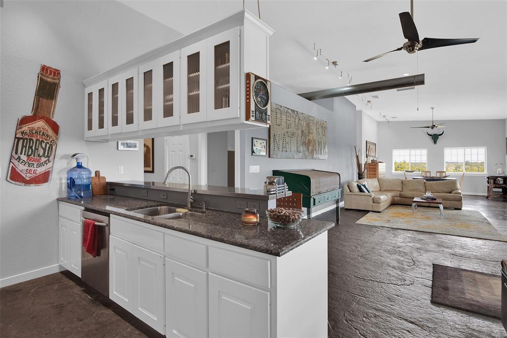 10616 State Highway 78 Property Photo 9