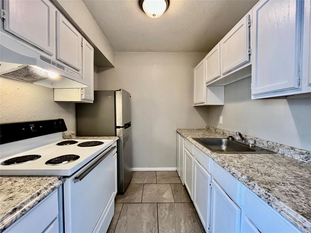 701 W Sycamore Street 203 Property Photo 5