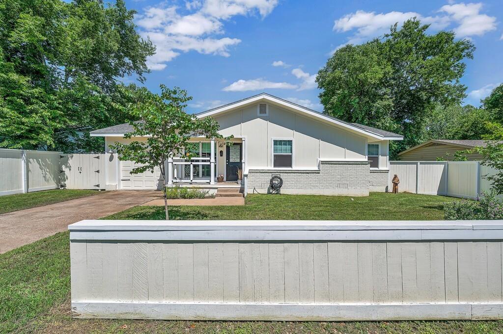 1825 Rambler Drive Property Photo 1