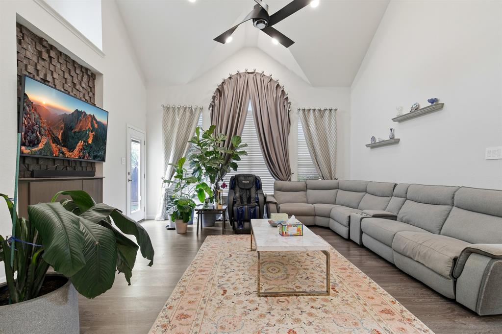 6229 White Pine Drive Property Photo 8