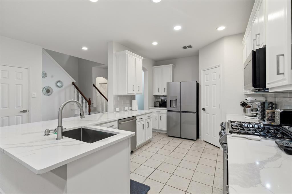 6229 White Pine Drive Property Photo 11