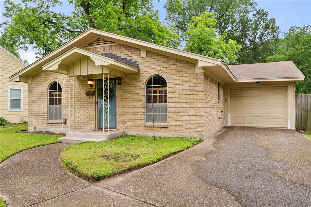 1609 Maplewood Property Photo 1