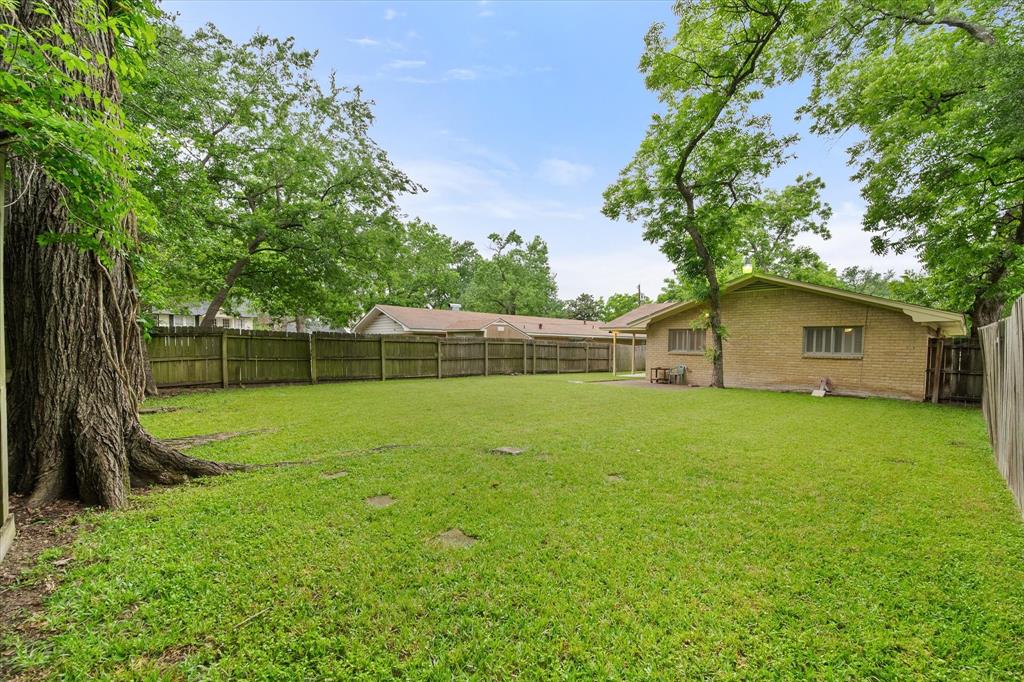 1609 Maplewood Property Photo 6
