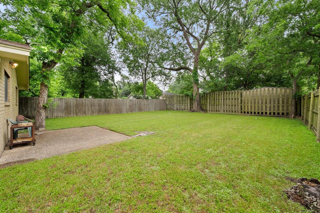 1609 Maplewood Property Photo 8