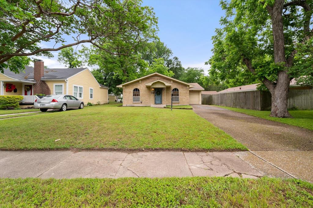 1609 Maplewood Property Photo 9