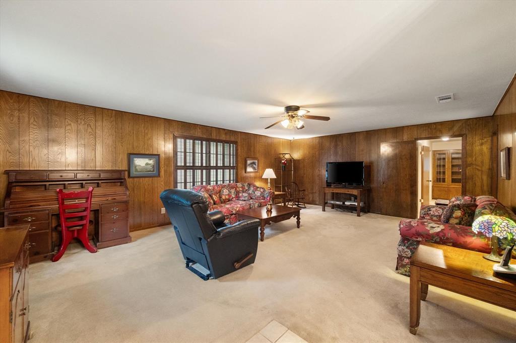 1609 Maplewood Property Photo 13