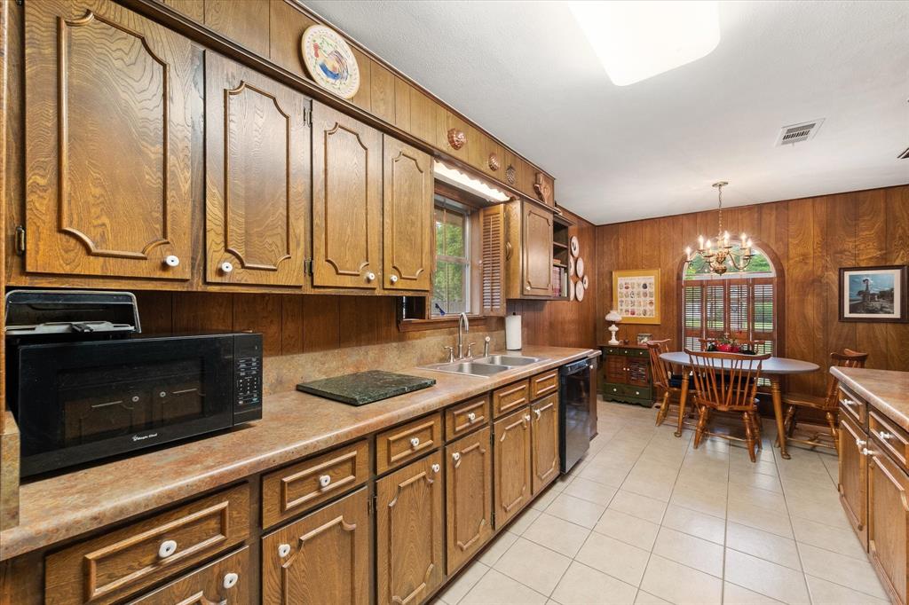 1609 Maplewood Property Photo 17