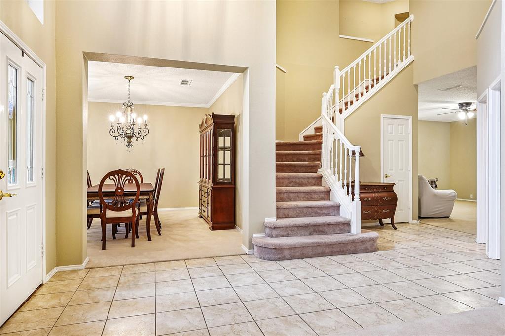 412 Vasey Oak Drive Property Photo 6
