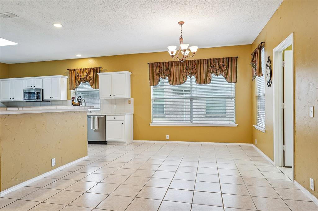 412 Vasey Oak Drive Property Photo 16