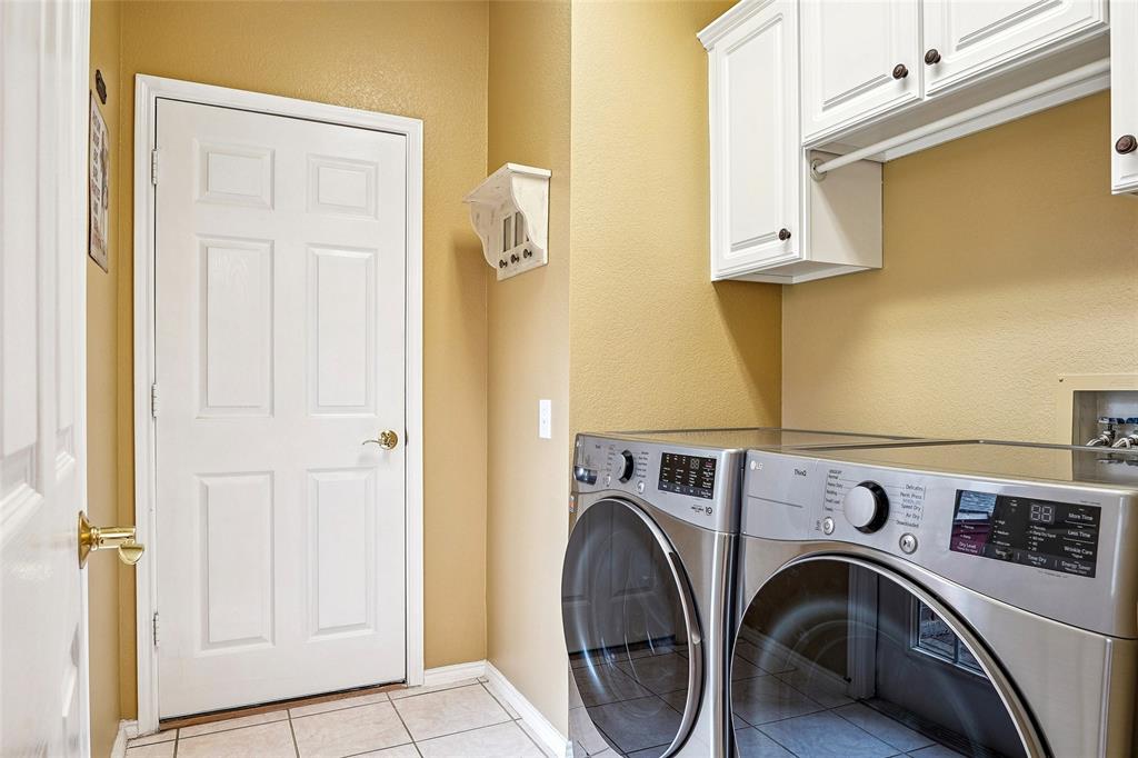 412 Vasey Oak Drive Property Photo 27