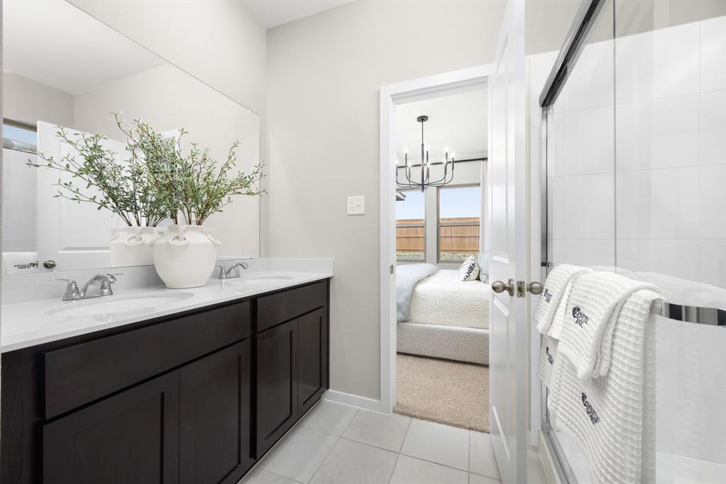 2903 Orchard Park Lane Property Photo 12