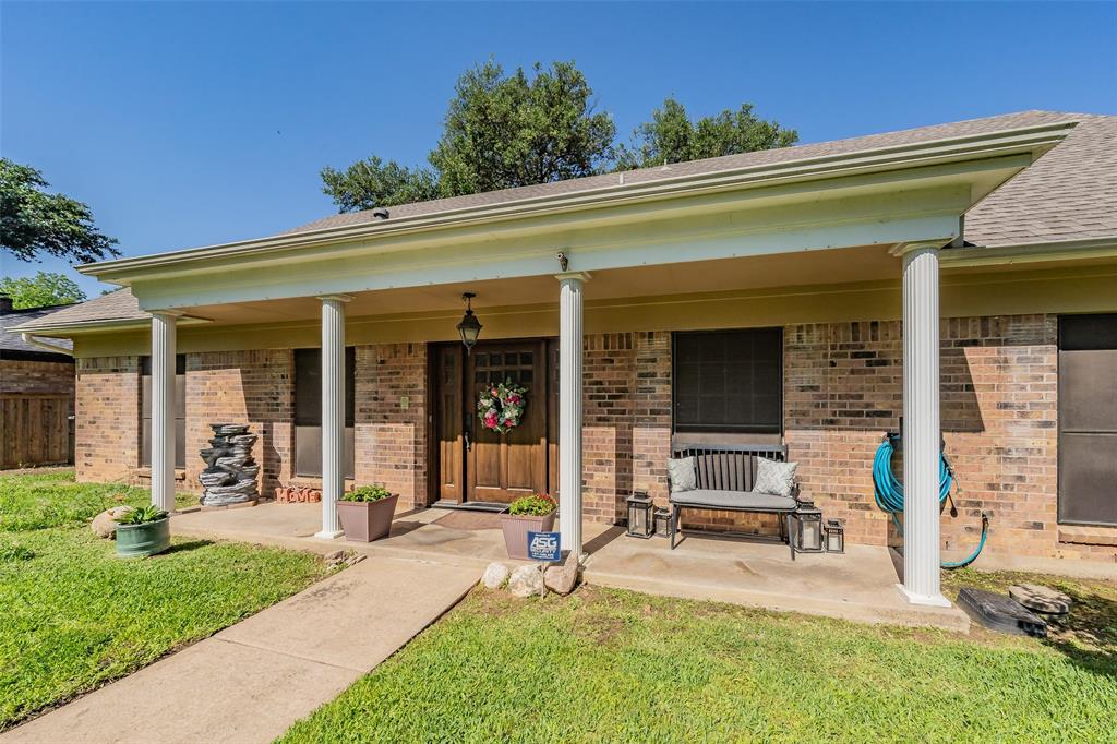 1810 Lakeside Drive Property Photo 1