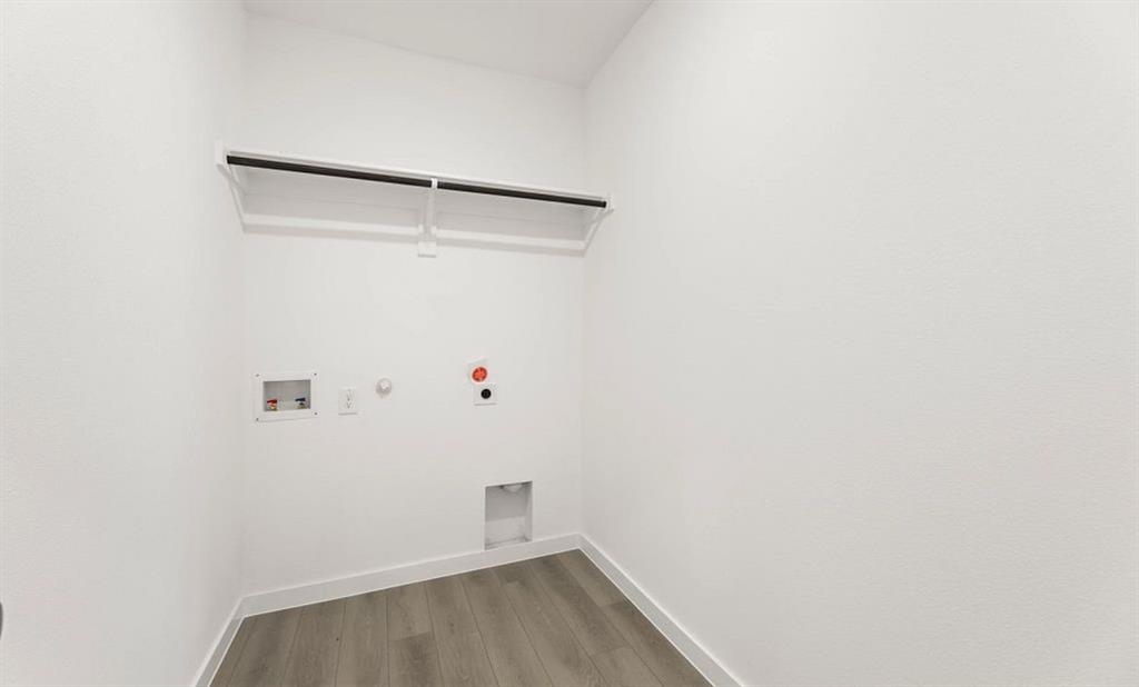 2413 Daisy Lane Property Photo 3