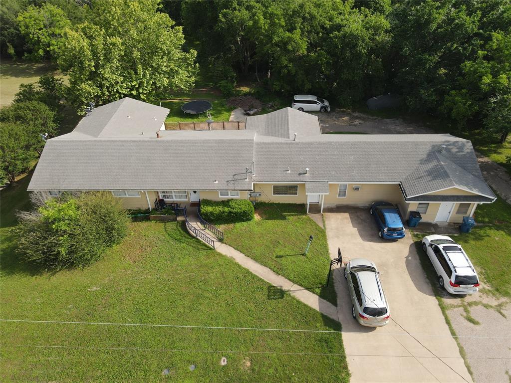 109 E 4th Street Property Photo 1