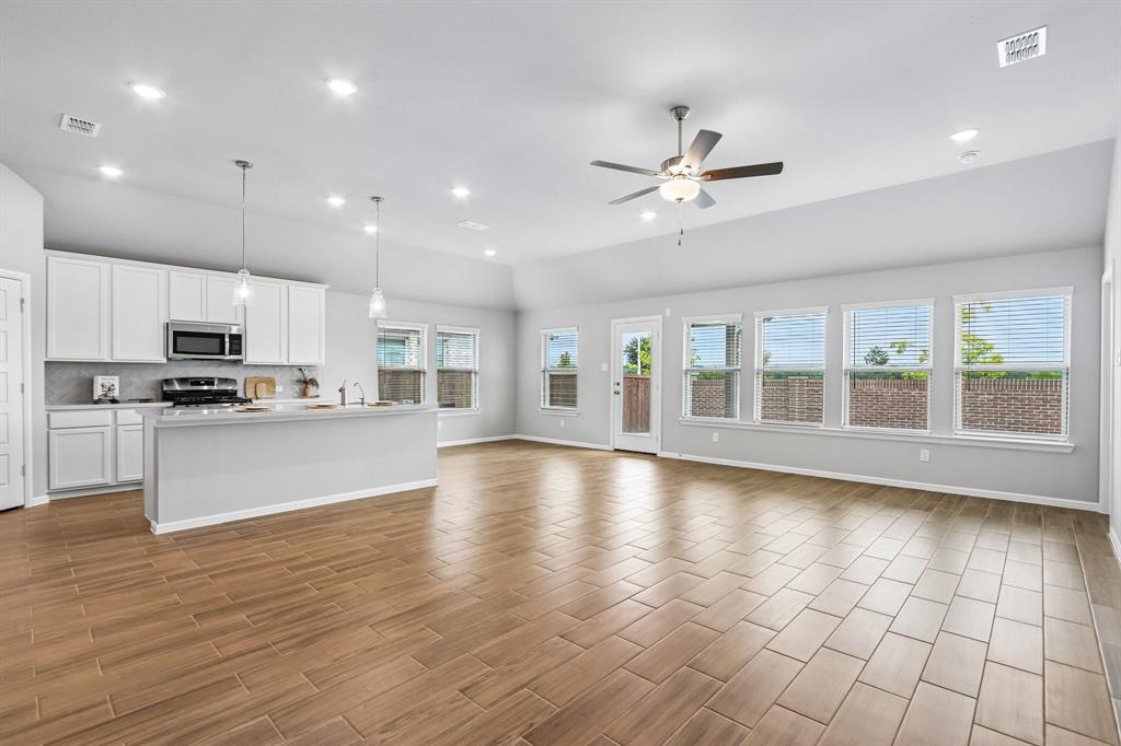 2816 Tamarack Lane Property Photo 4
