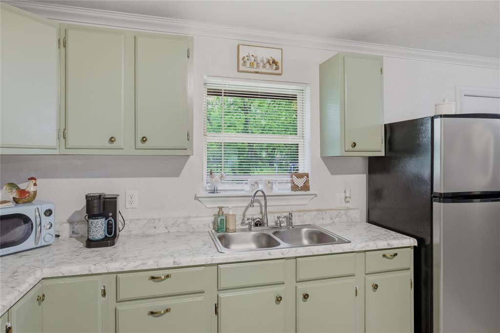 448 W Waco Avenue Property Photo 10