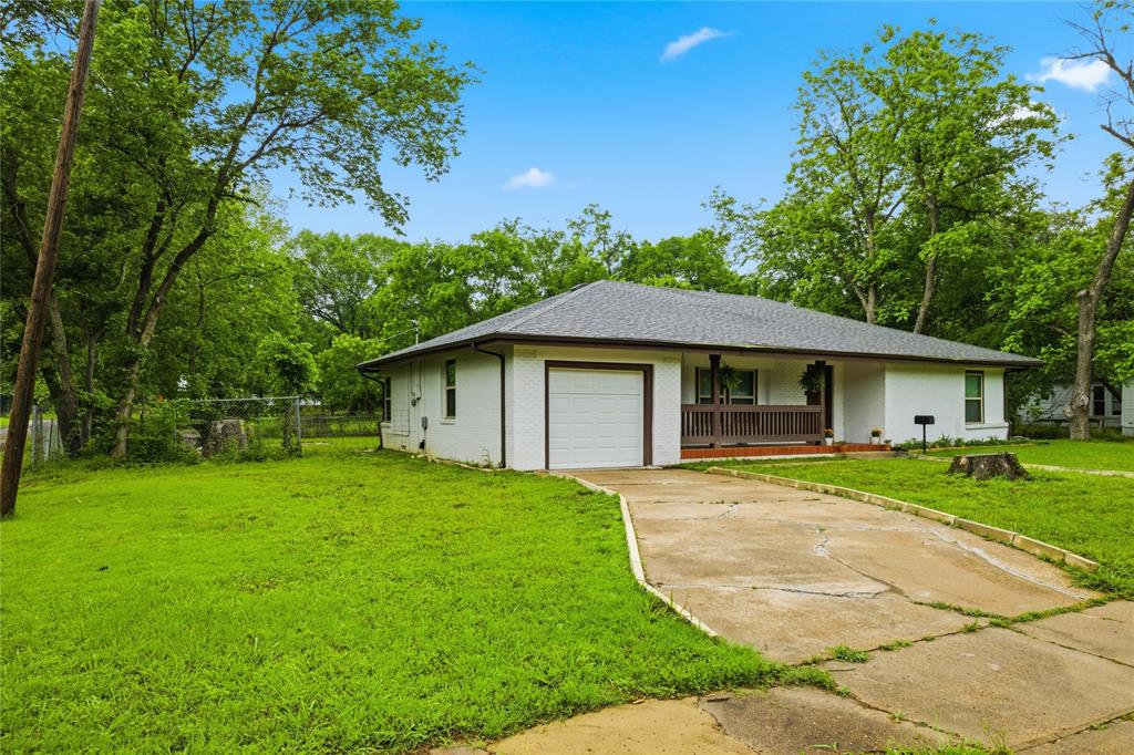 448 W Waco Avenue Property Photo 25