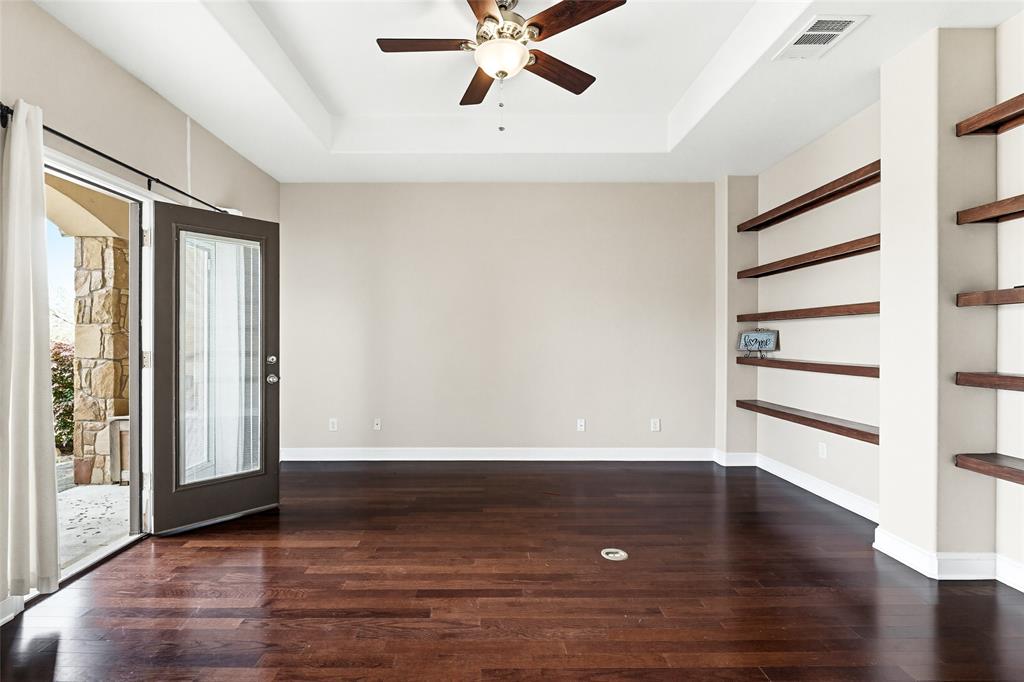 8001 Ridgeway Court Property Photo 3