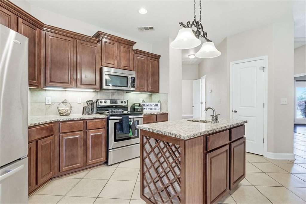 8001 Ridgeway Court Property Photo 6